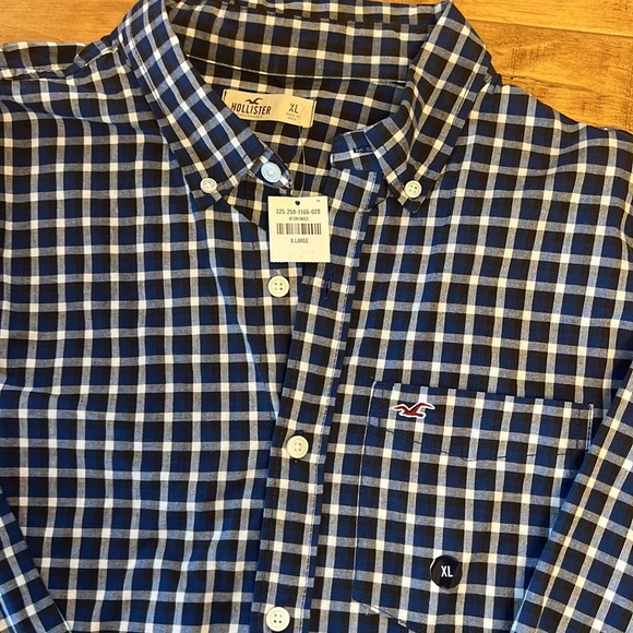 Men’s long sleeve button up - Picture 2 of 2